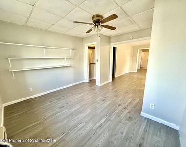 330 N Sumner Avenue - Photo Thumbnail 8