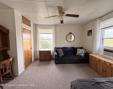 629 Clay Avenue - Photo Thumbnail 3