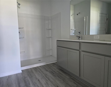 231 Taylor Groves Street - Photo Thumbnail 17