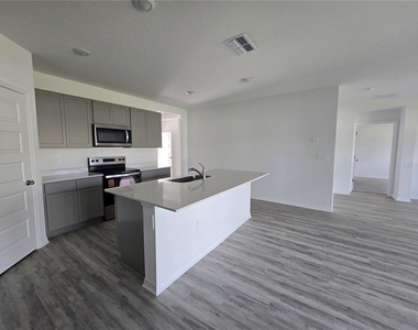 231 Taylor Groves Street - Photo Thumbnail 6