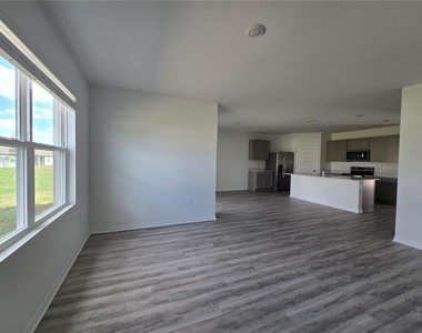231 Taylor Groves Street - Photo Thumbnail 7