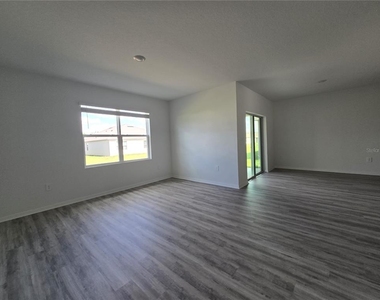 231 Taylor Groves Street - Photo Thumbnail 8