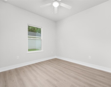 8572 Nw 39th Circle - Photo Thumbnail 14
