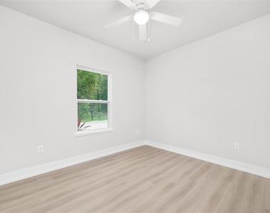 8572 Nw 39th Circle - Photo Thumbnail 12