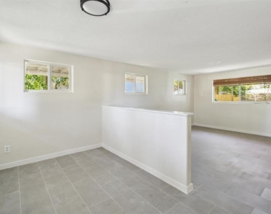 2114 Nw 7th Terrace - Photo Thumbnail 3
