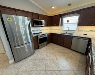 2272 Vassar Lane - Photo Thumbnail 5