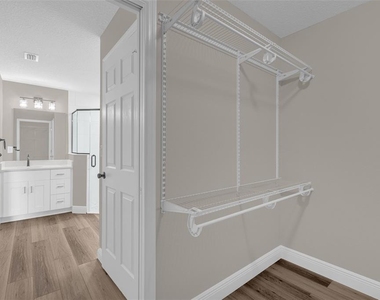 706 Stanley Avenue - Photo Thumbnail 28