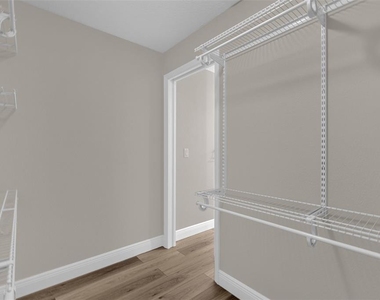 706 Stanley Avenue - Photo Thumbnail 29