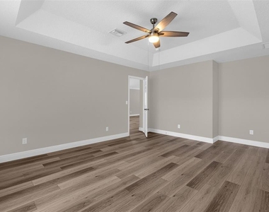 706 Stanley Avenue - Photo Thumbnail 23