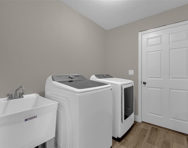 706 Stanley Avenue - Photo Thumbnail 15