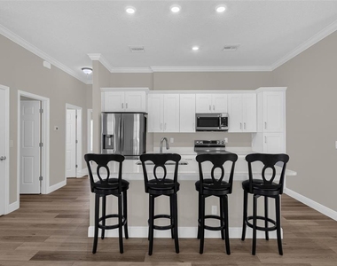 706 Stanley Avenue - Photo Thumbnail 11