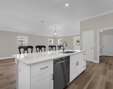 706 Stanley Avenue - Photo Thumbnail 13