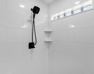706 Stanley Avenue - Photo Thumbnail 26