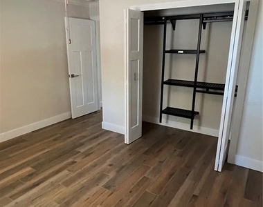 511 W Retta Esplanade - Photo Thumbnail 18