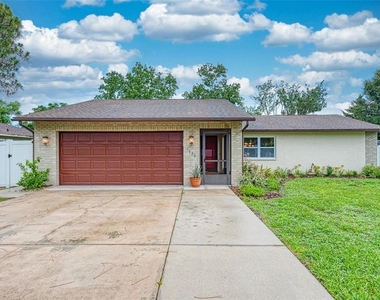 1330 Georgetowne Circle - Photo Thumbnail 3