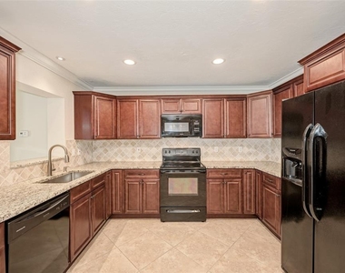 1330 Georgetowne Circle - Photo Thumbnail 12
