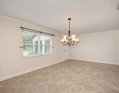 1330 Georgetowne Circle - Photo Thumbnail 6