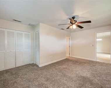 1330 Georgetowne Circle - Photo Thumbnail 27