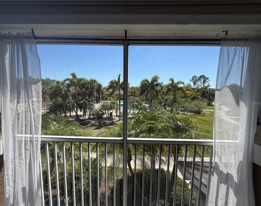 8932 Manor Loop - Photo Thumbnail 7
