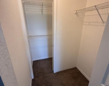 8932 Manor Loop - Photo Thumbnail 11