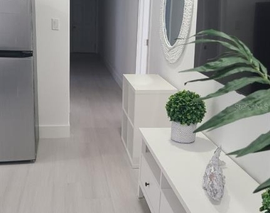 2519 W Walnut - Photo Thumbnail 4