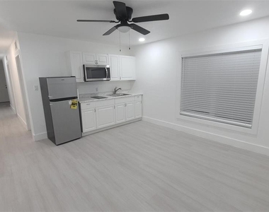 2519 W Walnut - Photo Thumbnail 10