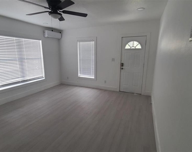2519 W Walnut - Photo Thumbnail 17