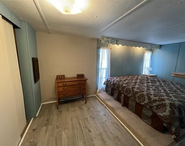 11 Shady Lane - Photo Thumbnail 8