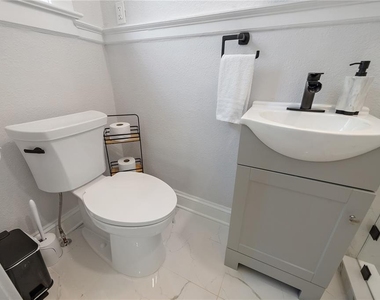 320 Ohio Place - Photo Thumbnail 30