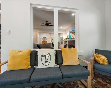 320 Ohio Place - Photo Thumbnail 19
