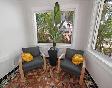 320 Ohio Place - Photo Thumbnail 35