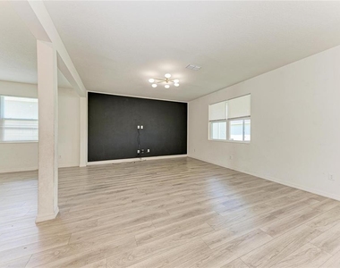 5826 143rd Court E - Photo Thumbnail 7