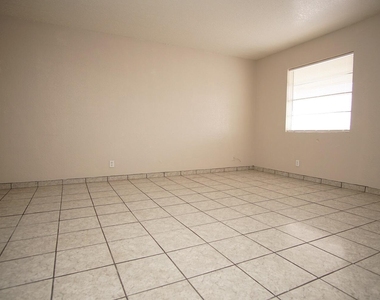 4700 Maxwell Avenue - Photo Thumbnail 3