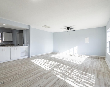 10733 Tourmaline Street - Photo Thumbnail 4