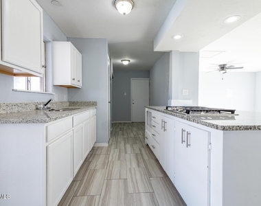 10733 Tourmaline Street - Photo Thumbnail 11