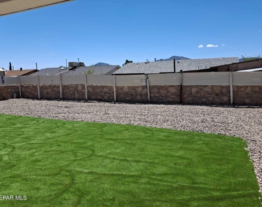 10733 Tourmaline Street - Photo Thumbnail 31