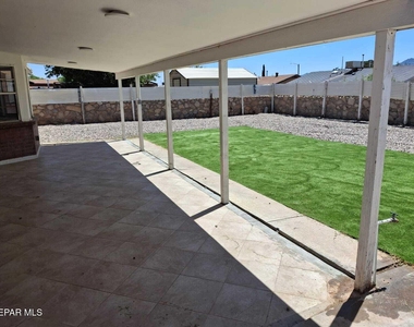 10733 Tourmaline Street - Photo Thumbnail 33