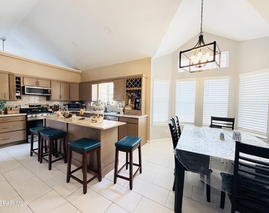 2005 Shadow Ridge Drive - Photo Thumbnail 3