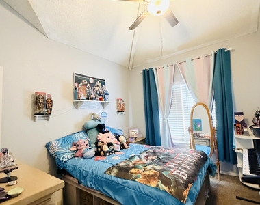 2005 Shadow Ridge Drive - Photo Thumbnail 6