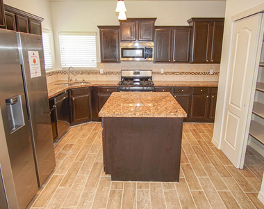 14613 Sunny Land Avenue - Photo Thumbnail 7