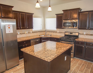 14613 Sunny Land Avenue - Photo Thumbnail 5