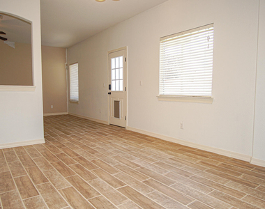 14613 Sunny Land Avenue - Photo Thumbnail 8