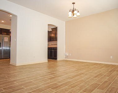 14613 Sunny Land Avenue - Photo Thumbnail 2