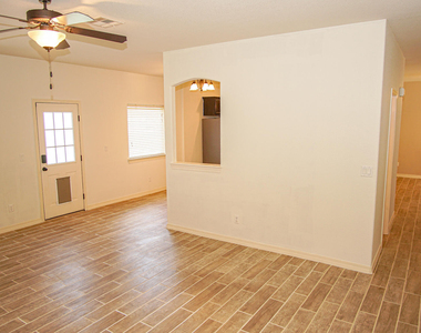14613 Sunny Land Avenue - Photo Thumbnail 11