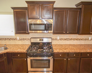 14613 Sunny Land Avenue - Photo Thumbnail 6