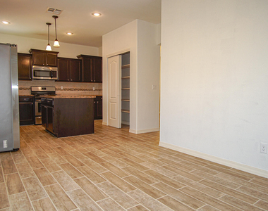 14613 Sunny Land Avenue - Photo Thumbnail 9