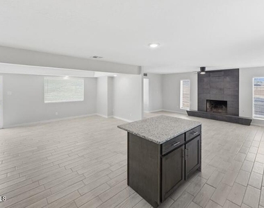 565 Gallagher Street - Photo Thumbnail 5