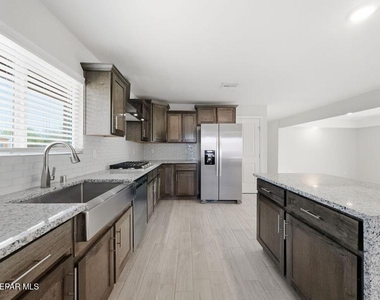 565 Gallagher Street - Photo Thumbnail 6