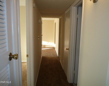 10708 Levelland Place - Photo Thumbnail 8