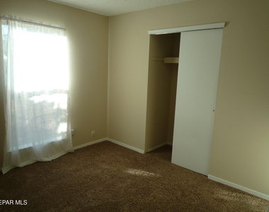 10708 Levelland Place - Photo Thumbnail 5